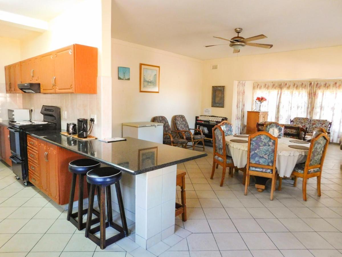 Mama Mia Cottages Oslo Beach Port Shepstone Zewnętrze zdjęcie
